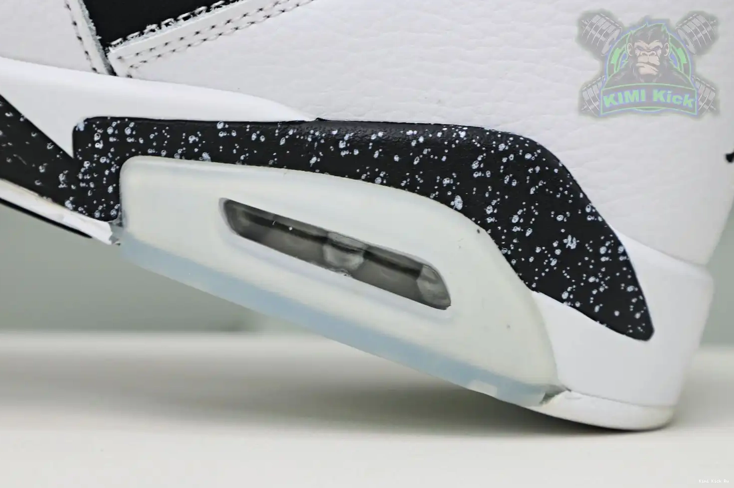 Kimikick Jordan Jordan Oreo Air Retro 6 0821